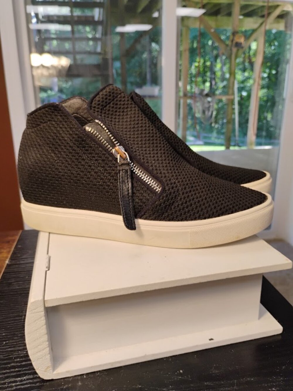 Steve Madden Black Knit Double Zip High Top Sneakers 7–7.5